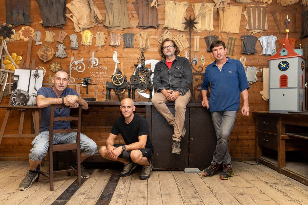 Les experts (de gauche à droite) Helmut Steck, Thomas Burkart, Andreas Stegemann et Paul Hunspergerer attendent les visiteurs pour les Journées européennes du patrimoine.
Photo : Roger Hofstetter