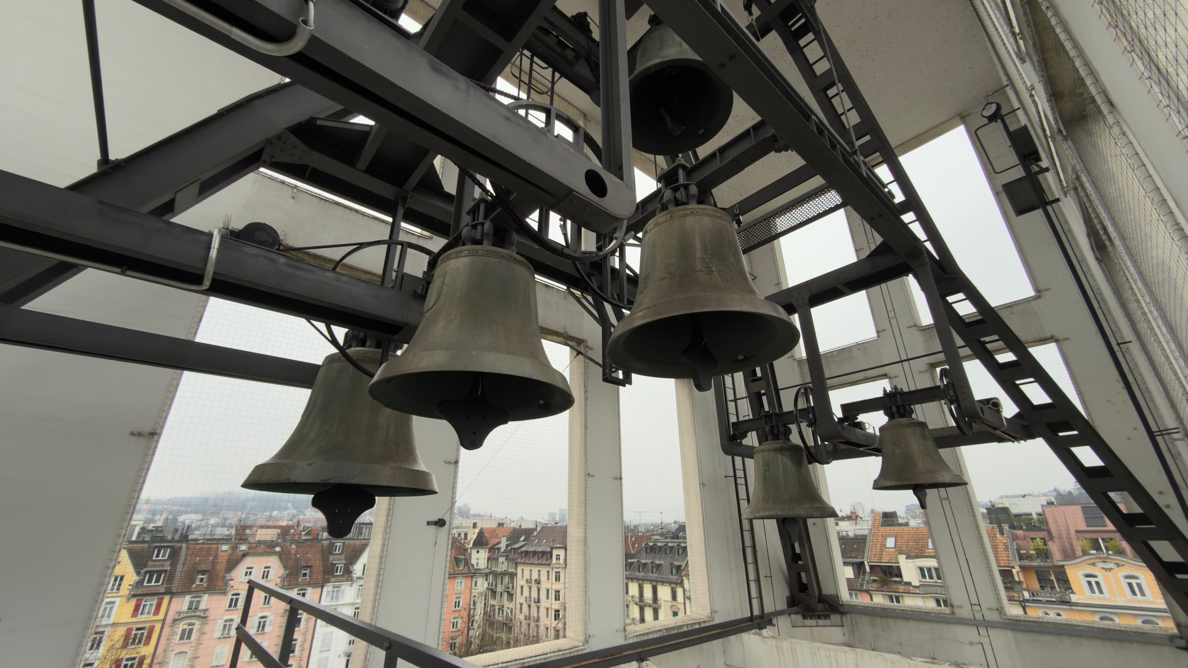 Lukaskirche Luzern: Ankerklöppel für leiseres Geläut