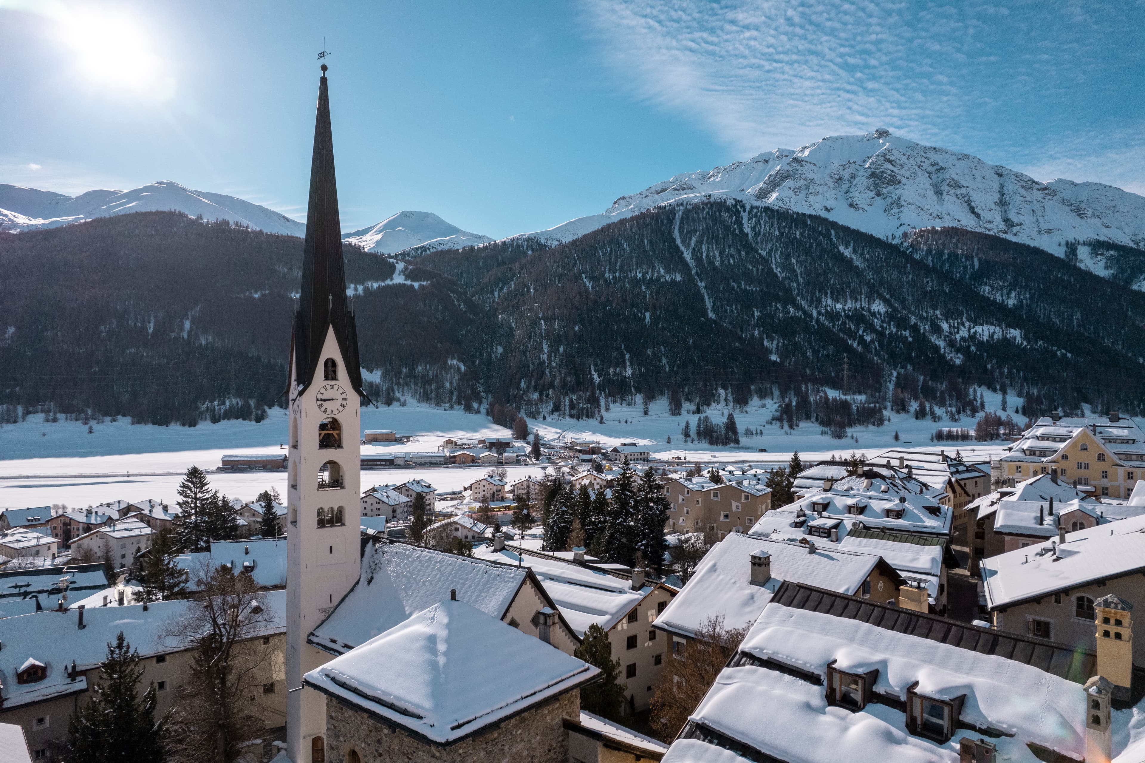 Weltneuheit in Zuoz: Unsere Gegenpendelanlage rettet den Kirchturm